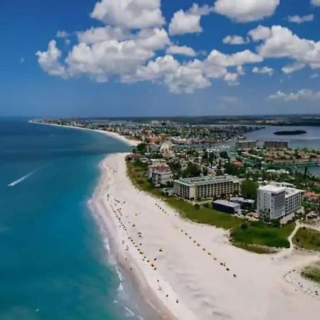 Private One-Bedroom 13-Directly Across From Beach St. Pete Beach Exterior foto