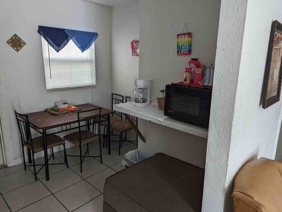 Private One-Bedroom 13-Directly Across From Beach St. Pete Beach Exterior foto